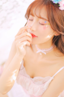 双乳丰满的女学生电影